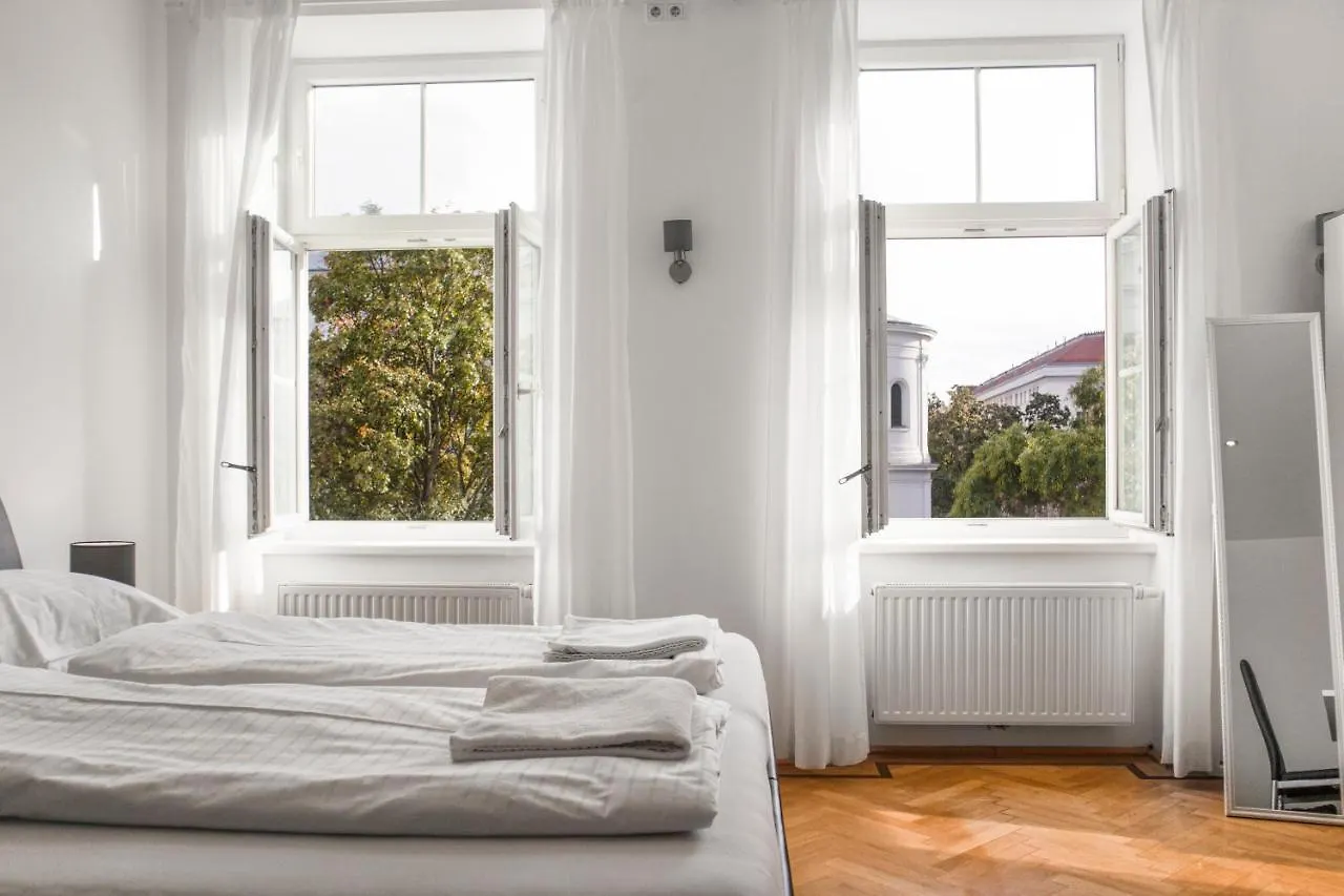 Superb 7Br Apt For 22 People Near Hauptbahnhof Vienna Apartment