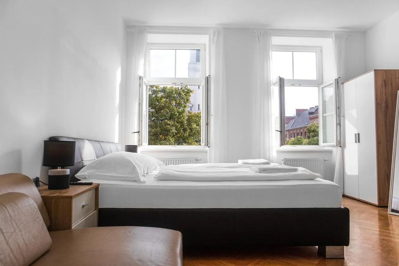 Superb 7Br Apt For 22 People Near Hauptbahnhof Vienna 0*,  Austria