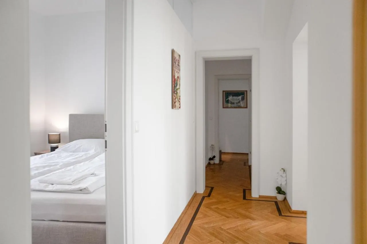 Superb 7Br Apt For 22 People Near Hauptbahnhof Vienna Apartment