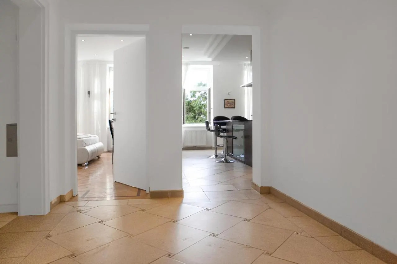 Superb 7Br Apt For 22 People Near Hauptbahnhof Vienna 0*,